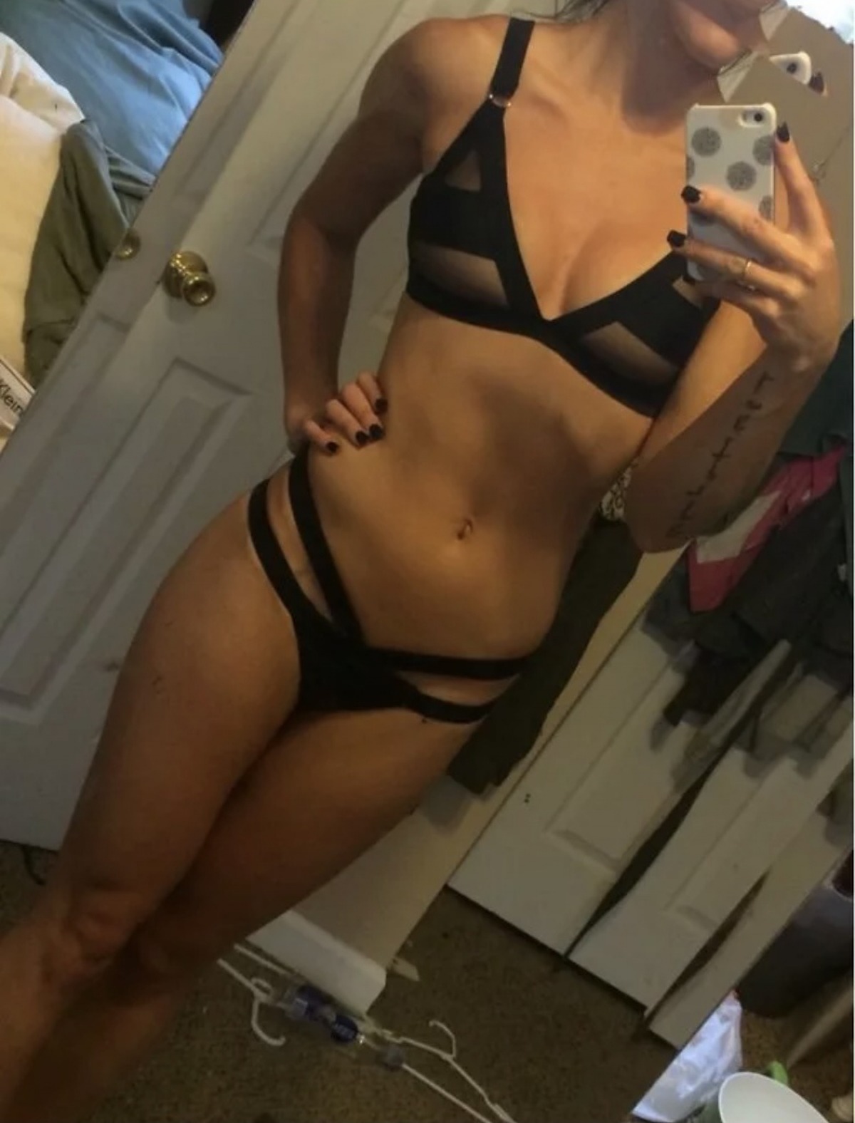 Selfies Lingerie - Photos Of Girls Posted Online