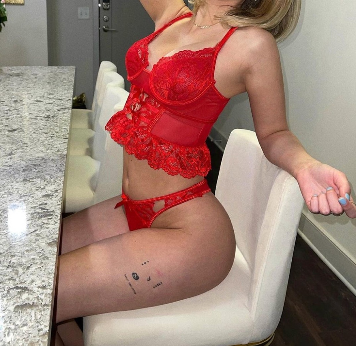 Selfies Lingerie - Sexy Ladies In Lingerie Guess Who! Part 2 (1)