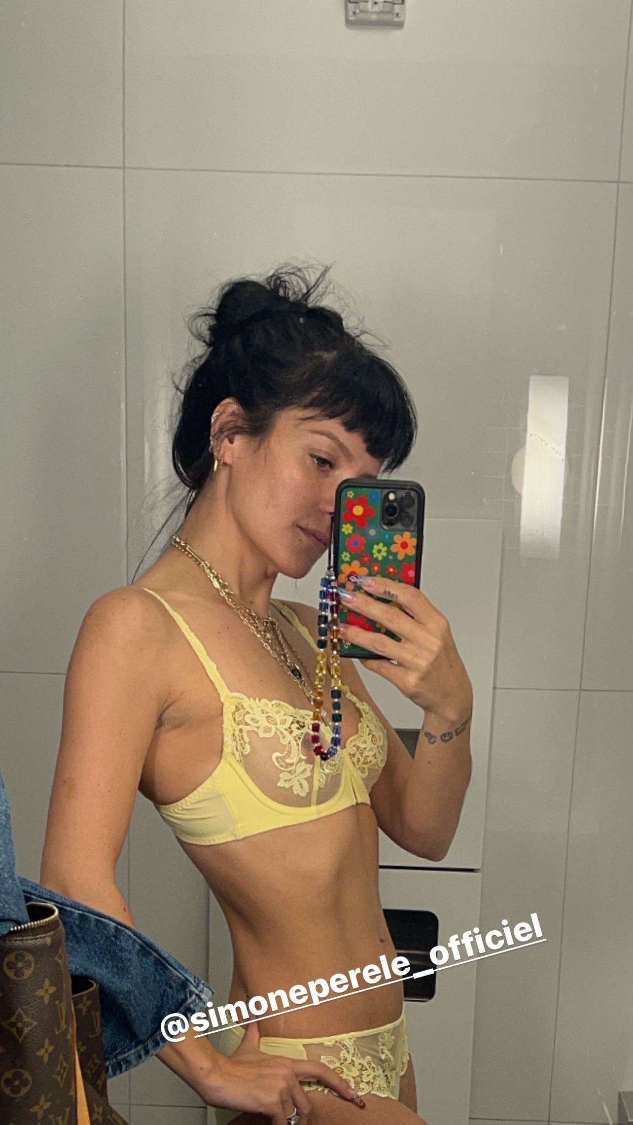 Selfies Lingerie - Lily Allen Nipple Drunkenstepfather.com