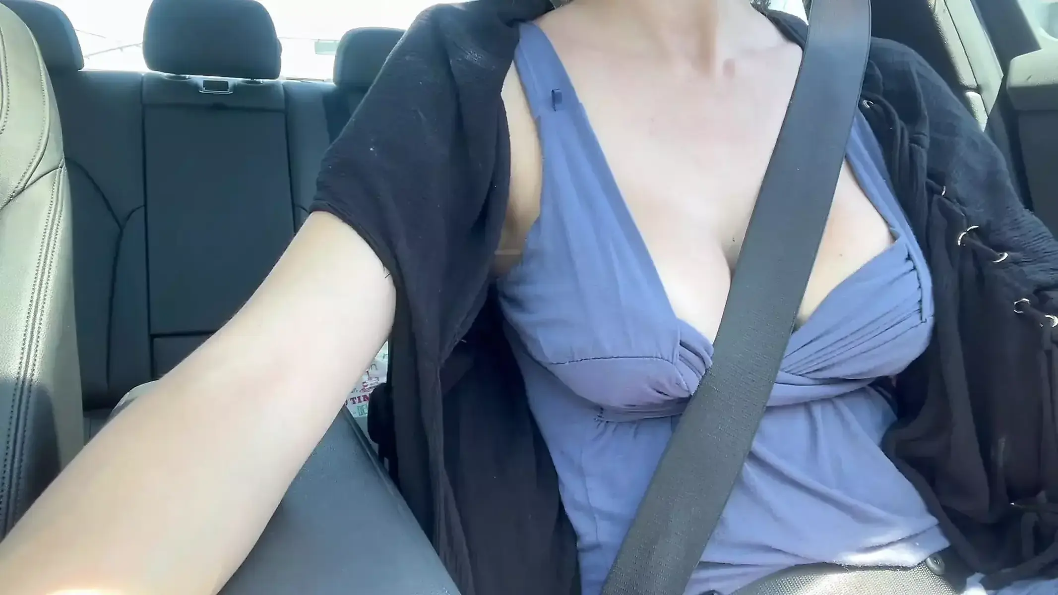 Slender Wearing Glasses Flashing Tits In Car - Italian Milf Artemisua Love Hit Solo Car Ride Driving And Flashi
