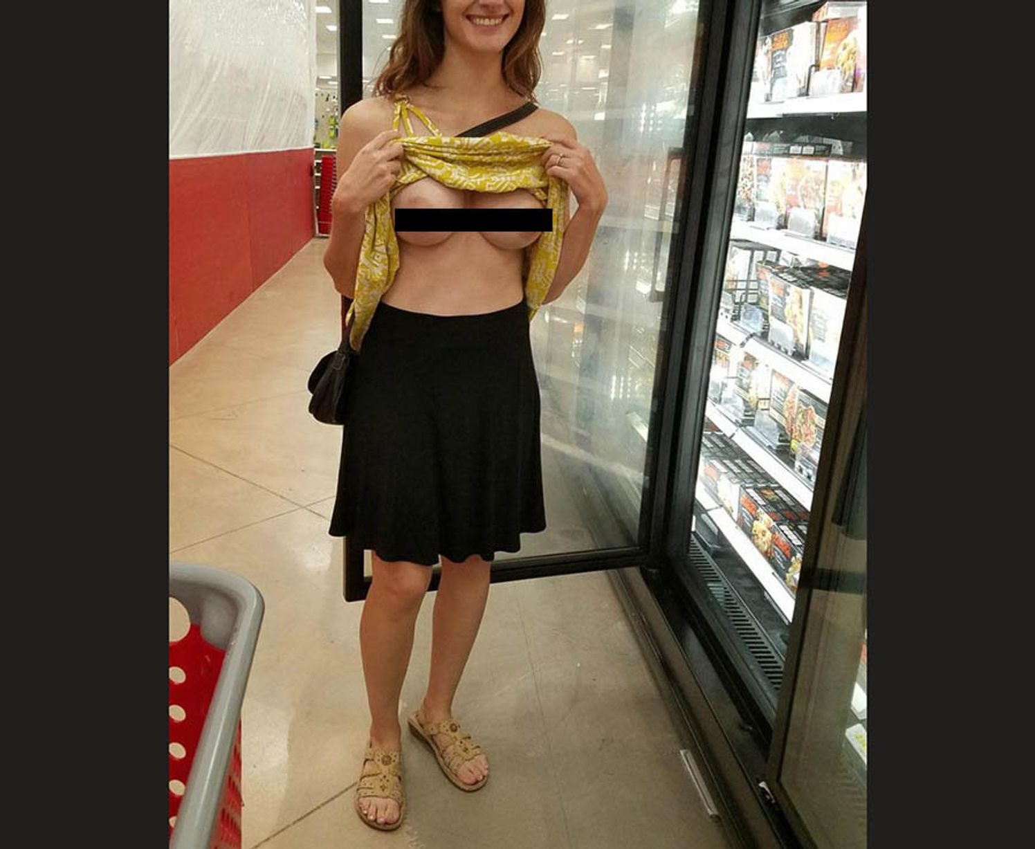 Slender Wearing Glasses Flashing Tits In Car - Supermarket Flash Cheeky Women Spice Up Shopping Trips With Nake