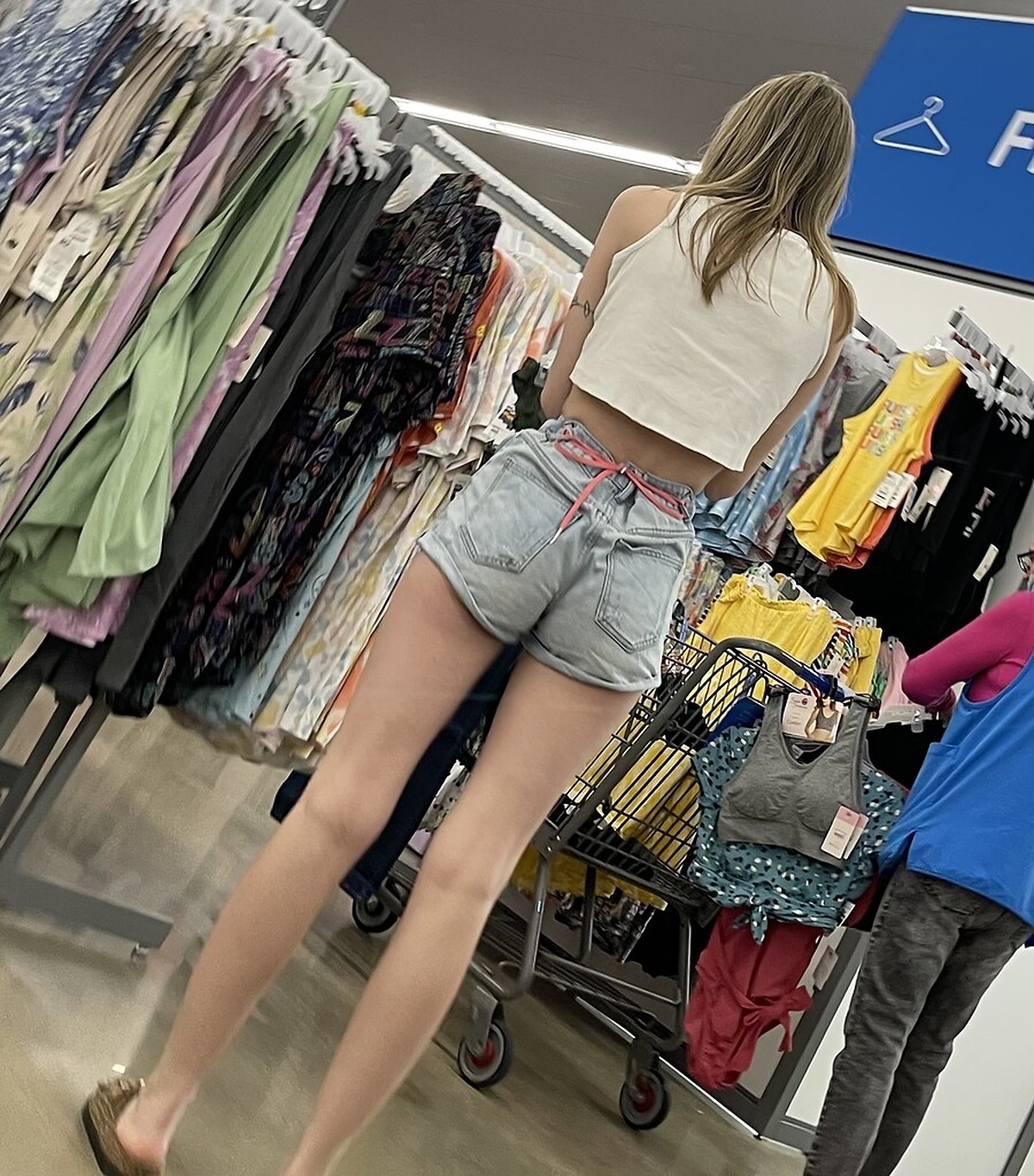 Photos - Skinny Girl In Shorts Short Shorts & Volleyball Forum