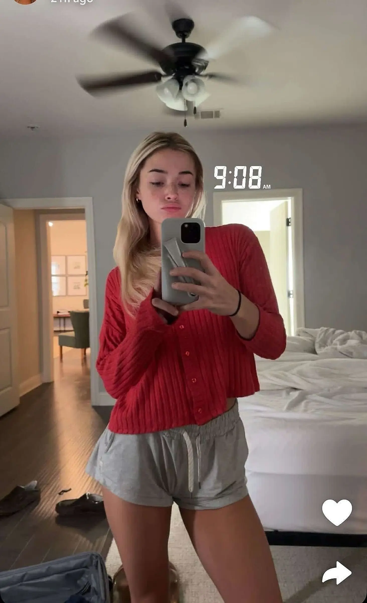 Selfies Booty Shorts - Car And Livvy Dunne Slays In Tiny Shorts For Sizzling Morning Bedroom Se