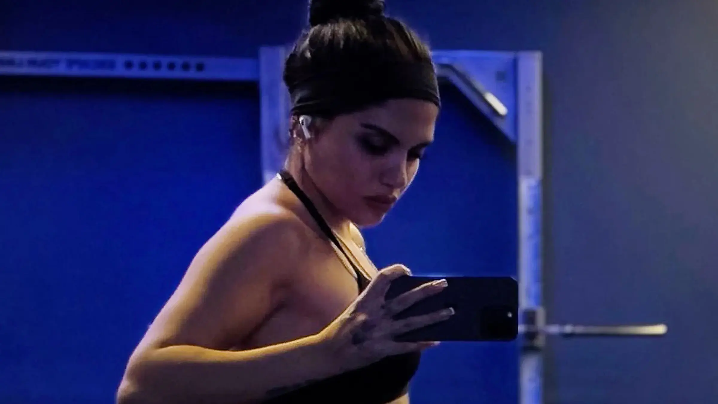 Selfies Booty Shorts - Car And Love Island Usa S Huda Mustafa Shows Off Perky Butt In Spandex B