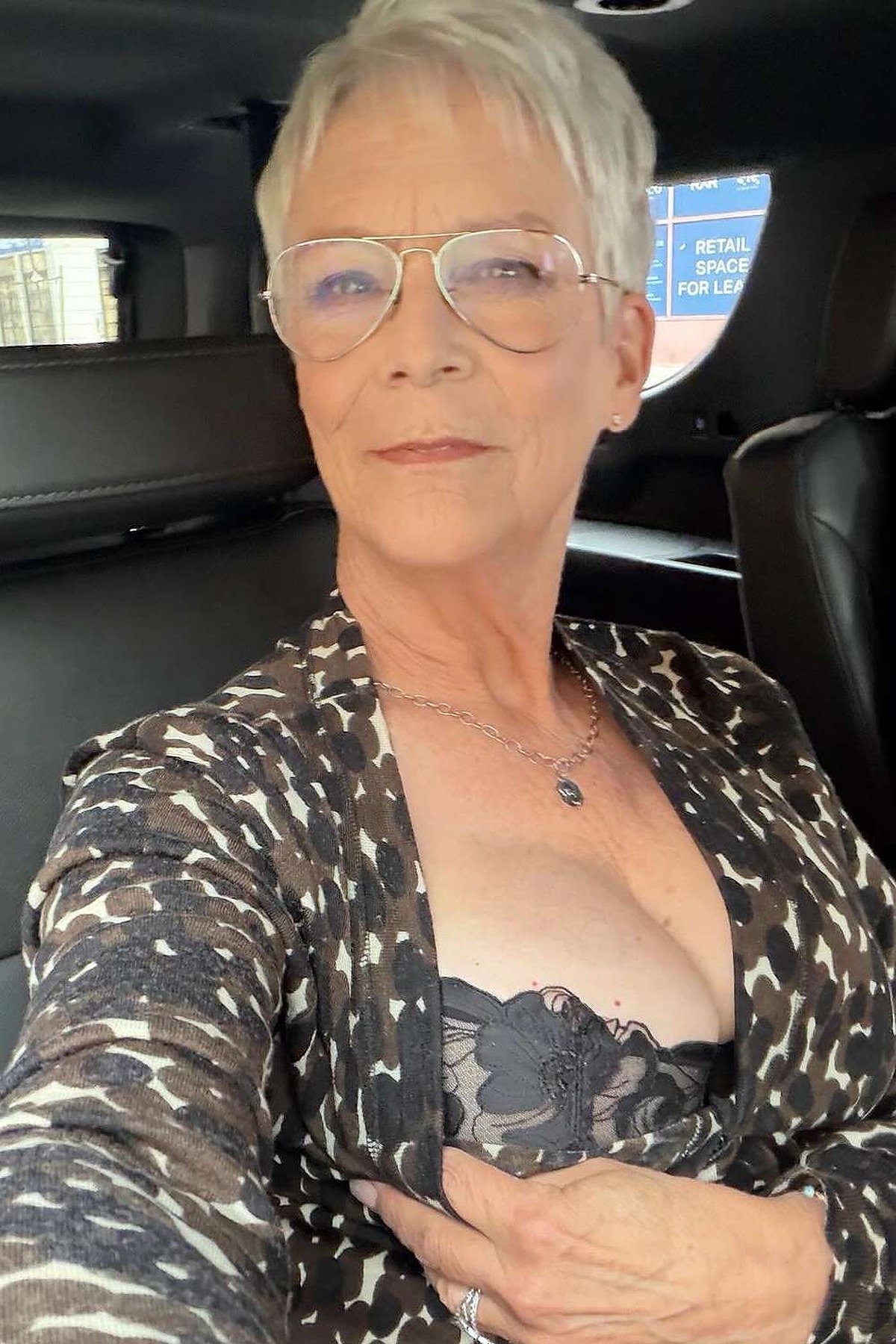 Photos - Maggie Gyllenhaal On Jamie Lee Curtis 'With Her Tits Out In Supp