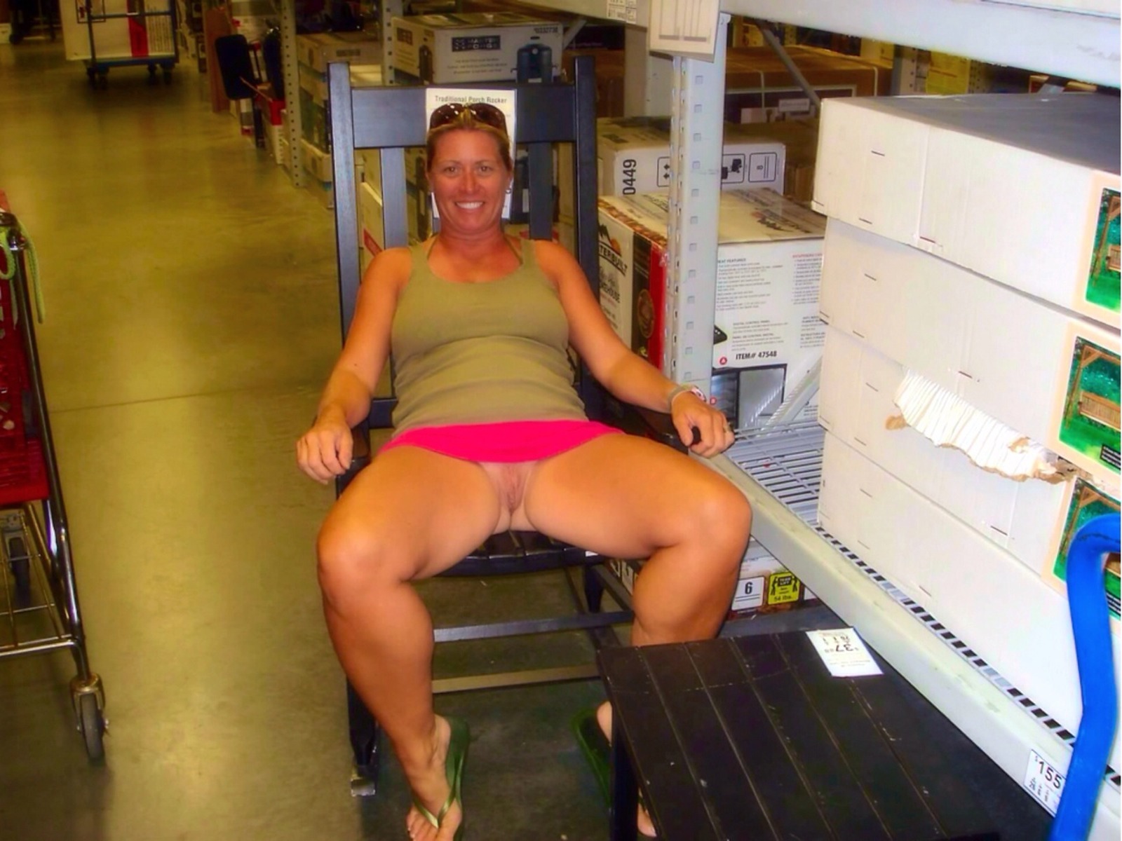 Flashing Pussy In Train - Milf Flash 4Archive