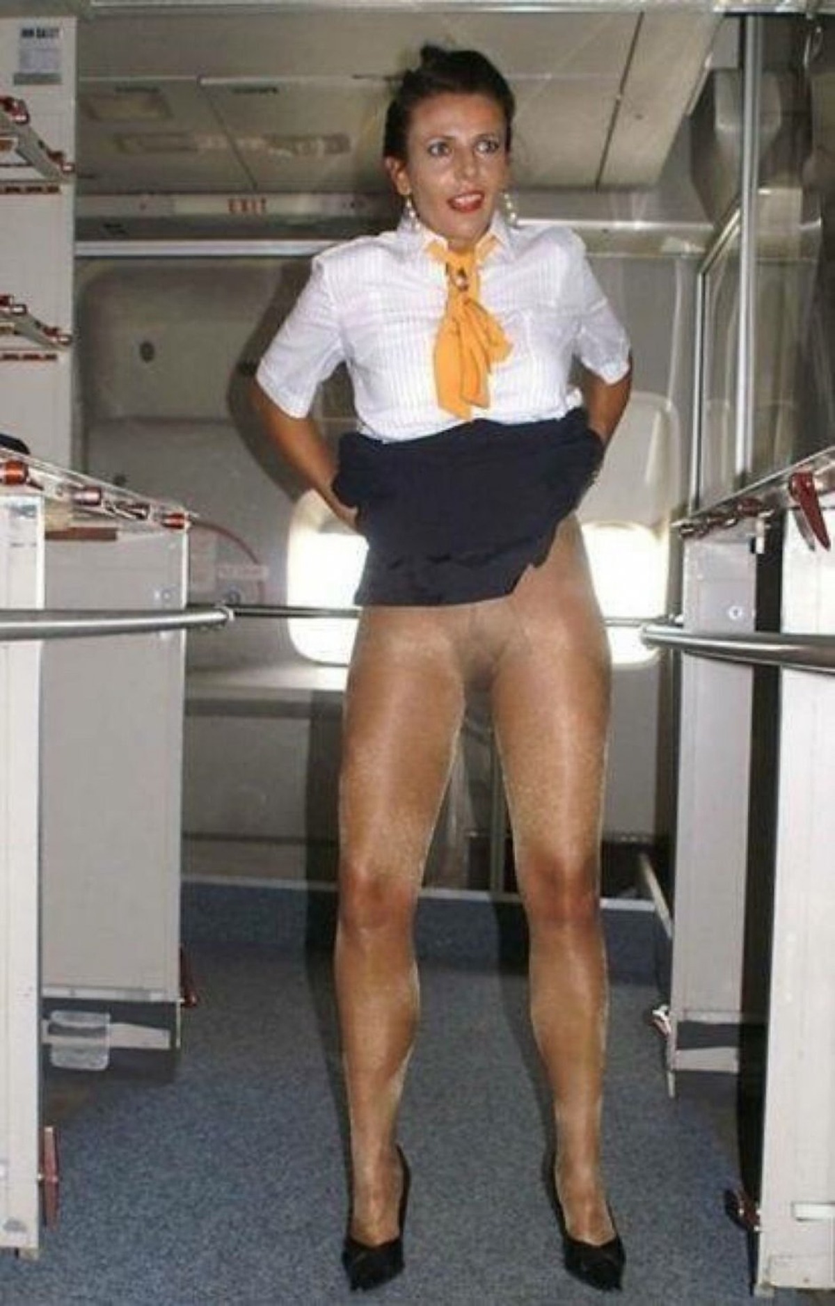 Flashing Pussy In Train - Beautiful Pussy Under The Skirt Of A Flight Attendant Telegraph