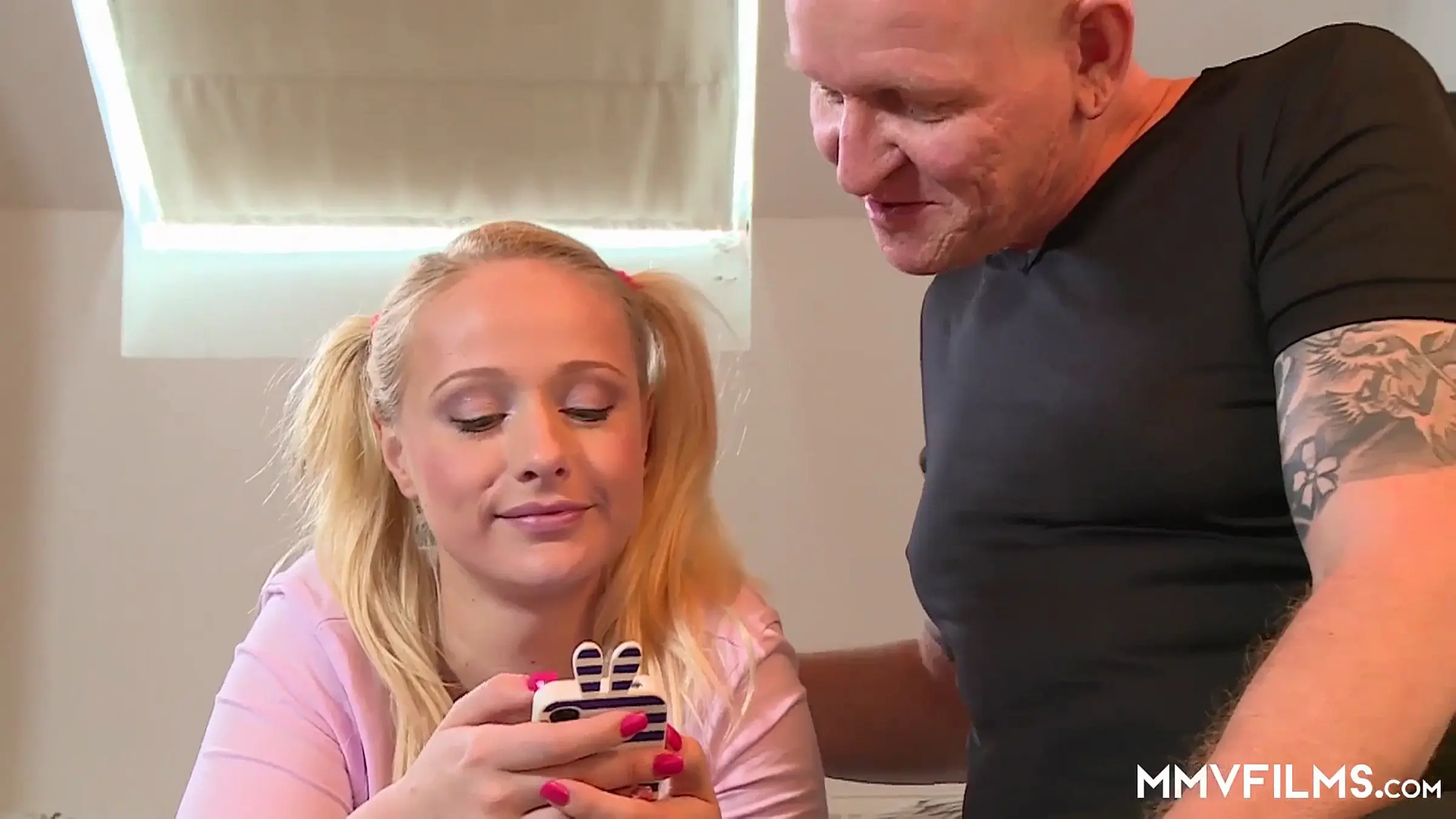 Amazing Busty Teen Waits For Anal Lilith Lee Eporner - 001554