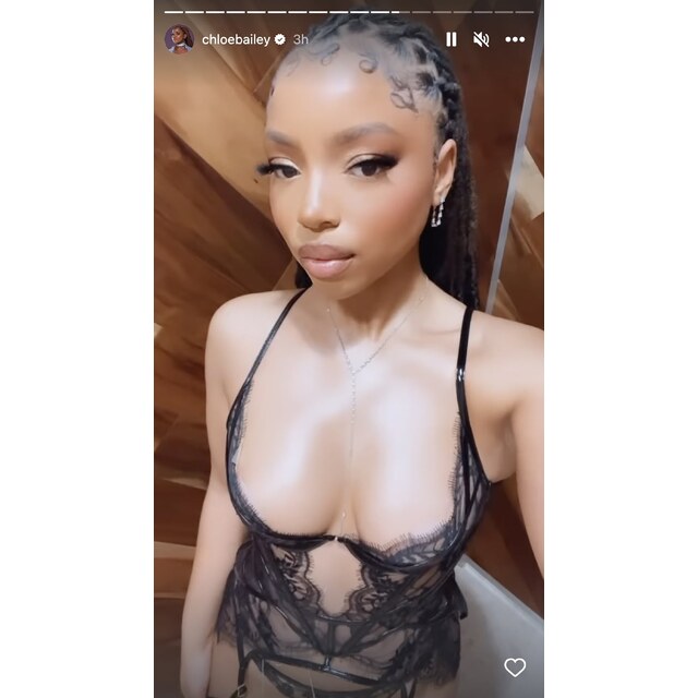 Selfies Lingerie - Chlöe Bailey Shows Off Stretch Marks In Lingerie Set Ps Fitness