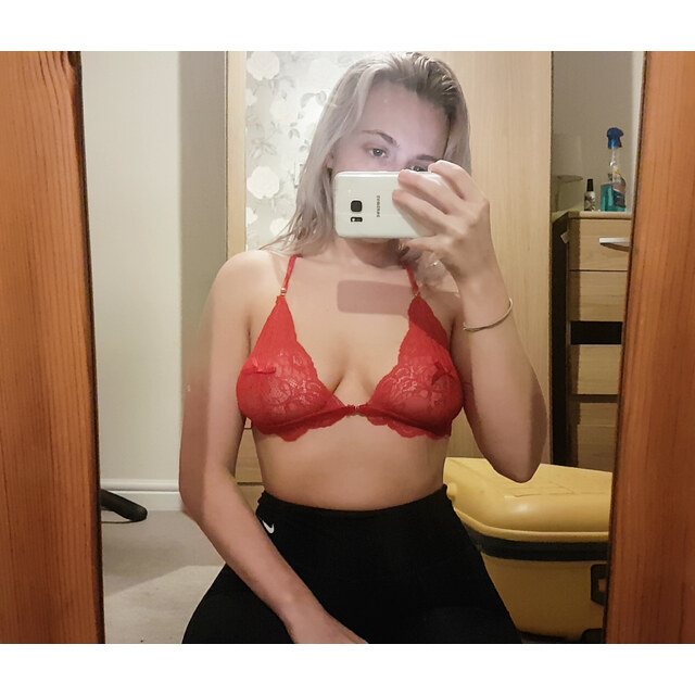 Selfies Lingerie - I Can Earn 220,000 A Month By Uploading Selfies. A British Woman Might As Well Take Photos Full-Time. I Was Also Dumbfounded.