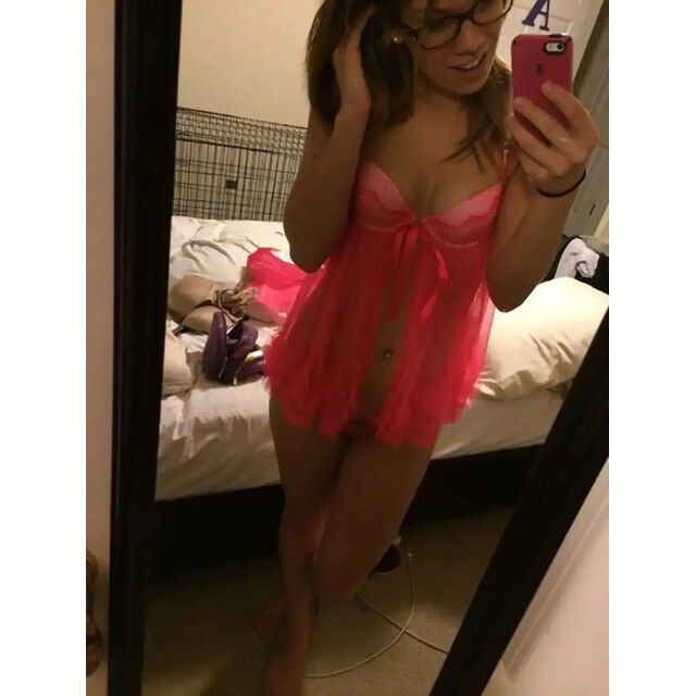 Selfies Lingerie - Mouth From A Middle-Aged Girl In Front Of A Mirror In A Nightie Telegr