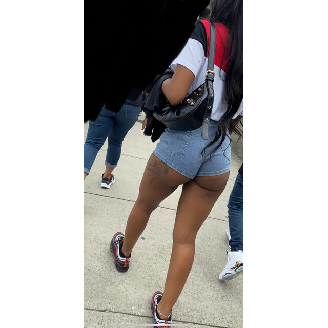 Photos - Cheeks Hanging Out Shorts Bubble Butt Short Shorts & Volleybal