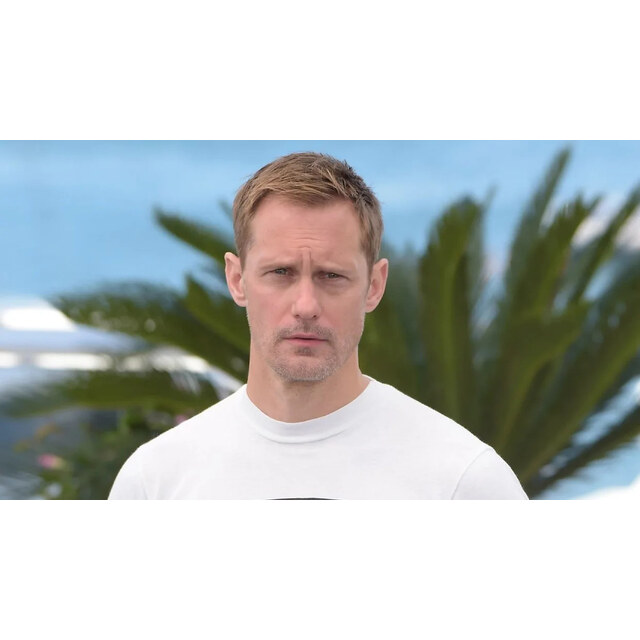 Photos - Alexander Skarsgård's Short Shorts Have The Gays Going Wild 'I W