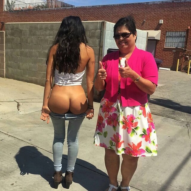 Sexy Blonde Flashing In Booty Shorts - Girls In Skirts Mooning Naked Telegraph