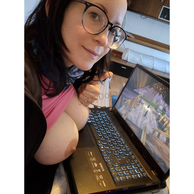 Slender Wearing Glasses Flashing Tits In Car - Dizzydora Funny Pictures And Other Jokes Comics, Gif Animation