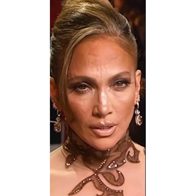 Photos - How Do We Feel About Jennifer Lopez' Golden Globes Look This Yea