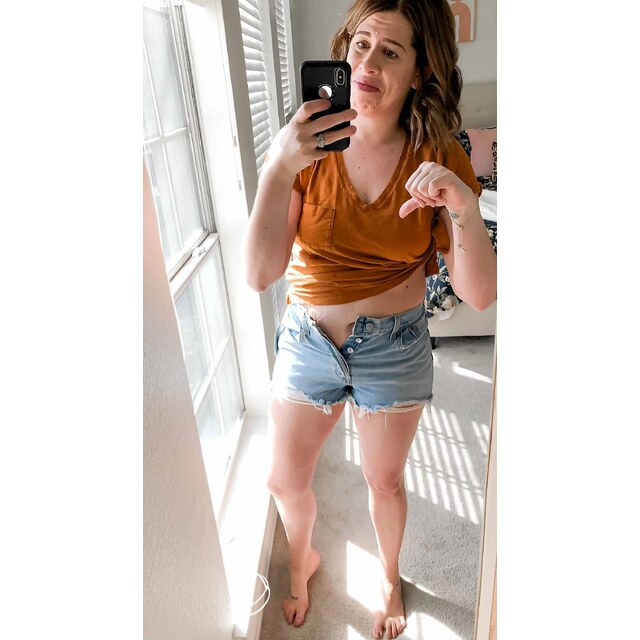 Selfies Booty Shorts - Car And Finding Postpartum Worthy Jean Shorts A Try On Sesh The Mom Ed