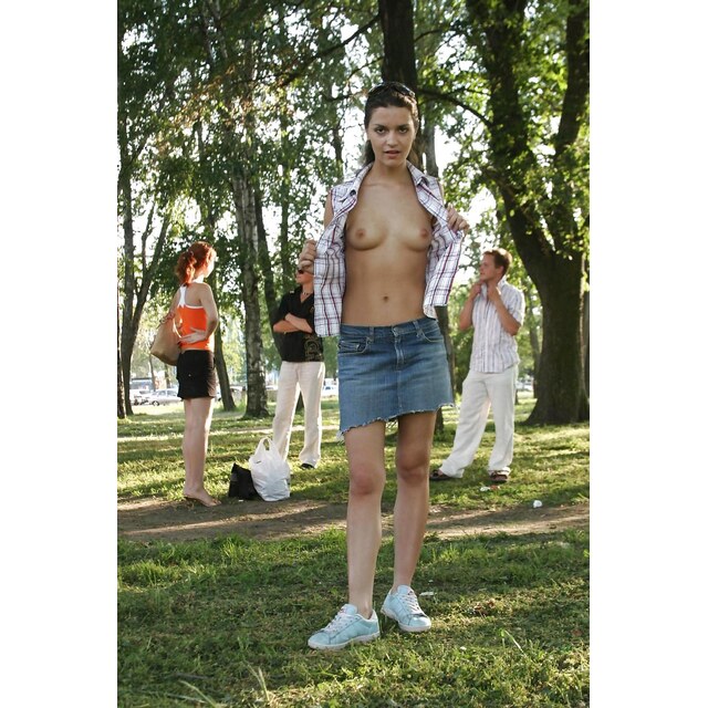 Flashing Pussy In Train - Flashing In Public Brunette Teen 85 Pics Xhamster (5)