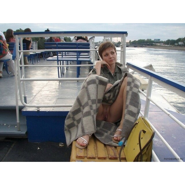 Flashing Pussy In Train - Good Girls ;) 03/02/2017 Entertainment Portal Of Siberia